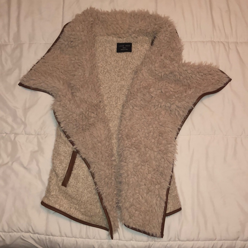 Francesca‘s wool vest with pockets